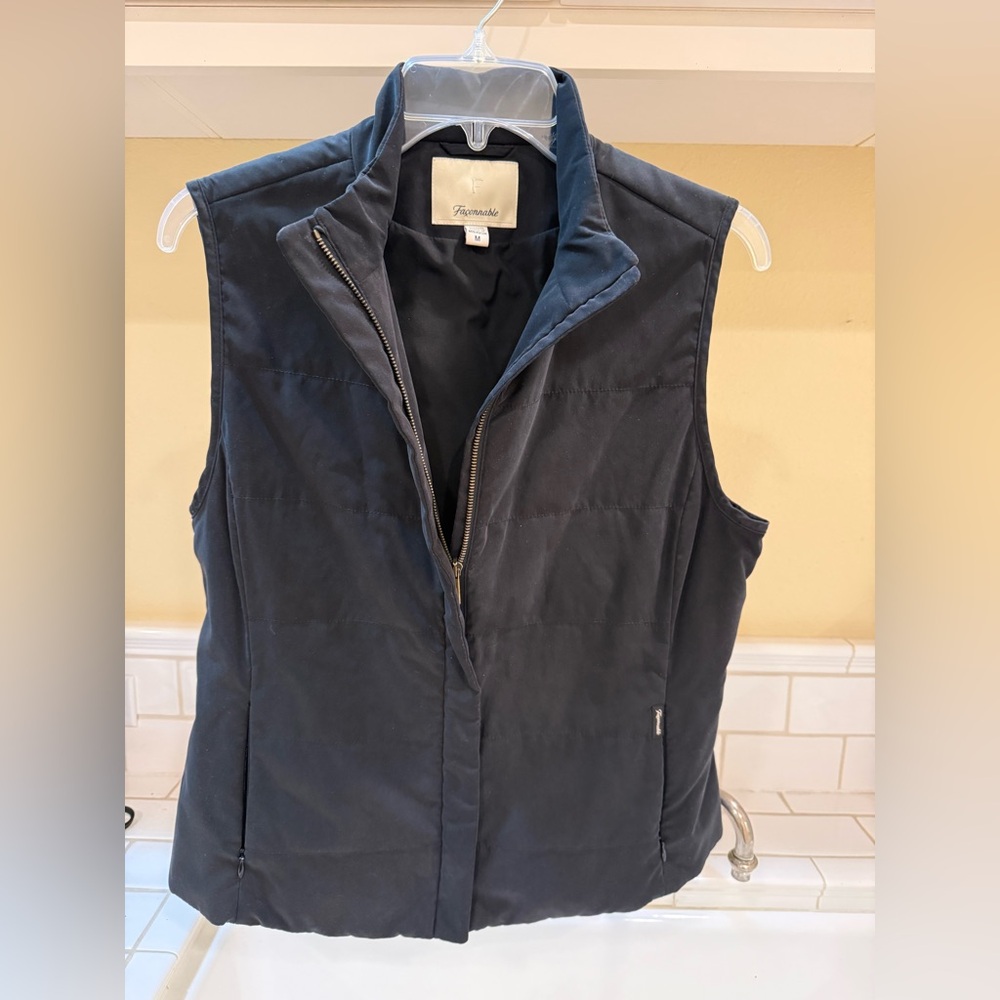 Women's Black Puffer Vest
